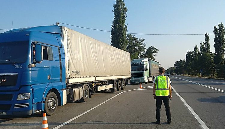 С приходом жары в Запорожской области вводится ограничение движения для транспорта