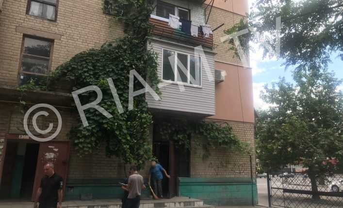 В Запорожской области парень сорвался с балкона многоэтажки