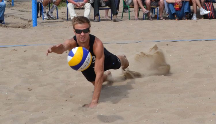 Запорожские спортсмены выиграли чемпионат по волейболу