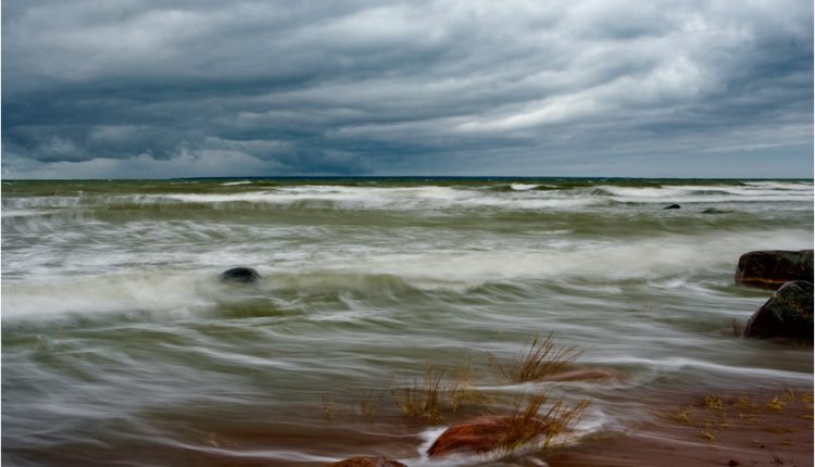 Ужас. За сутки на Азовском море начало тонуть 10 человек