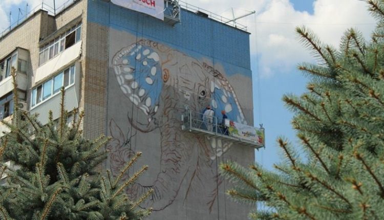 Запорожские многоэтажки заиграют яркими красками