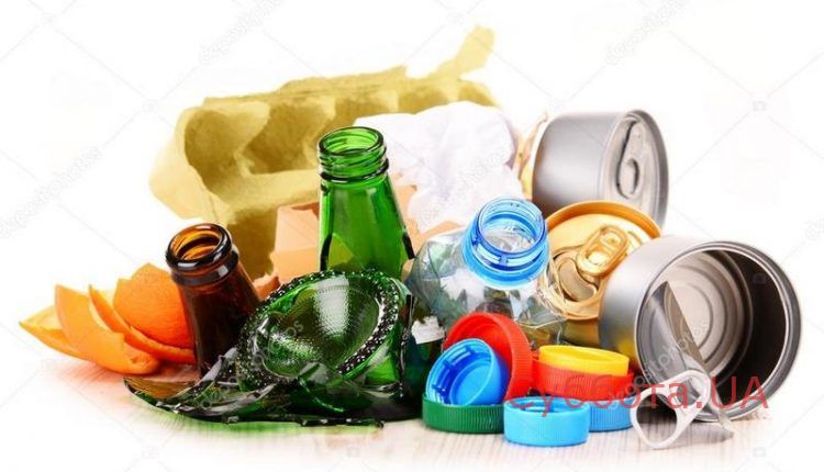 depositphotos_69597695-stock-photo-recyclable-garbage-consisting-of-glass