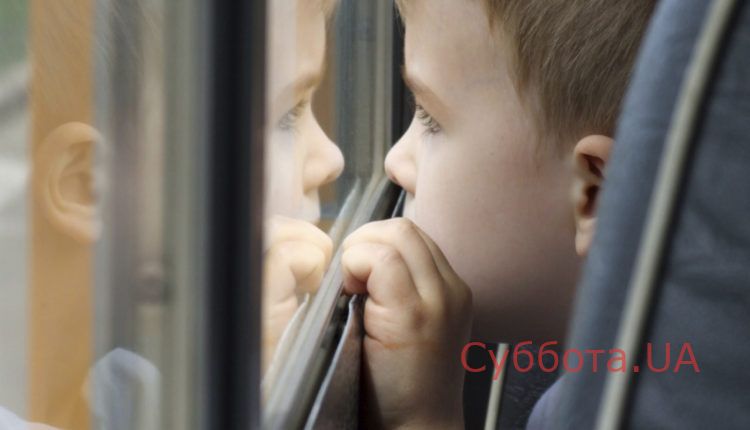 rebenok-v-marshrutke