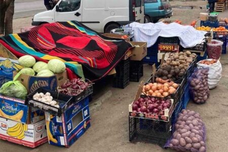 В Запорожье на рынок нагрянули полицейские: подробности и ФОТО