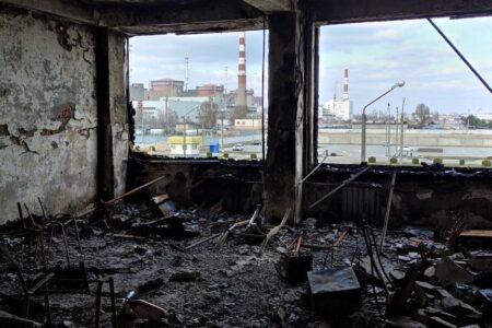 Російські окупанти вщент зруйнували корпус Учбово-тренувального центру Запорізької АЕС (ФОТО)
