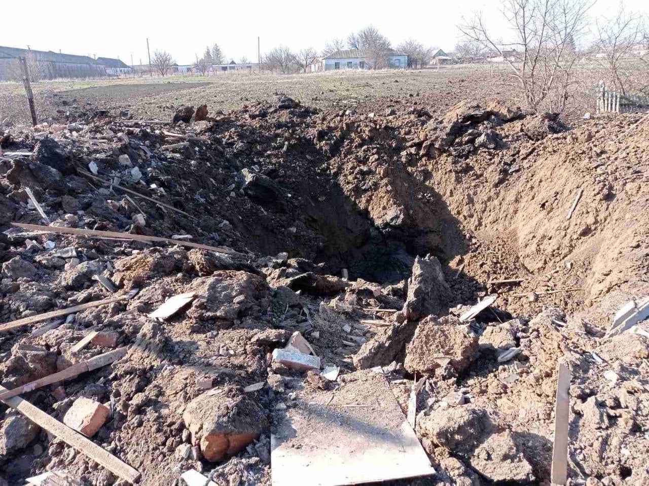 В Запорожской области оккупанты высокоточной ракетой уничтожили туалет в огороде