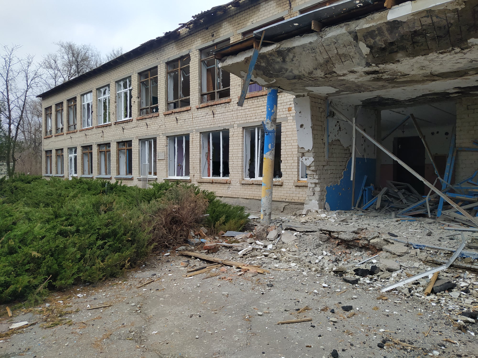 В Запорожской области «асвабадители» сровняли с землей школу (фото)
