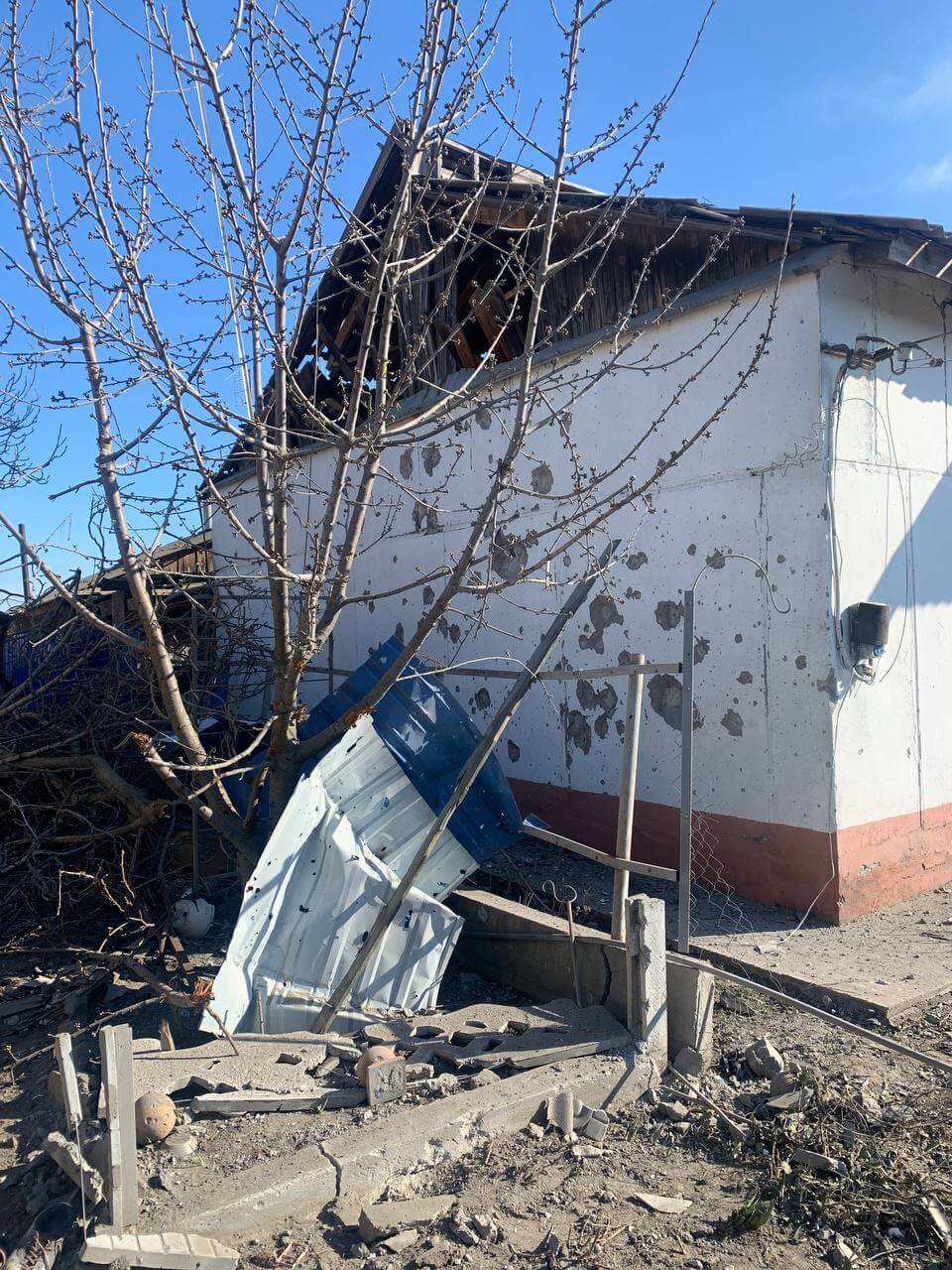 В Запорожье российские захватчики обстреляли село (фото)
