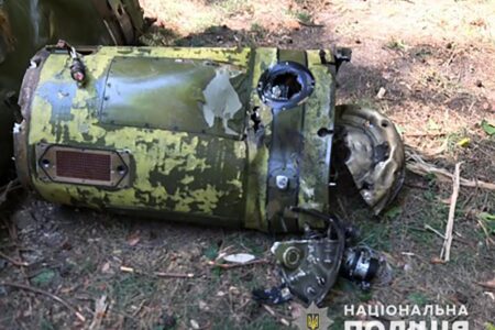 Потрощено 11 вулиць, зруйнована адмінбудівля: російські загарбники обстріляли Запоріжжя й область (ФОТО)